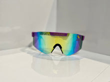 Load image into Gallery viewer, THE ROAD TRAVELER