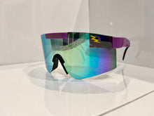 Load image into Gallery viewer, THE ROAD TRAVELER