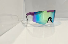 Load image into Gallery viewer, THE ROAD TRAVELER